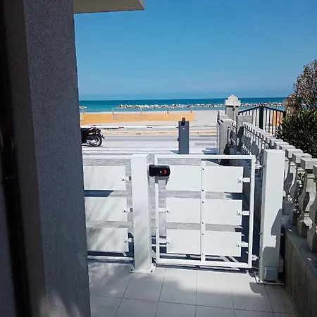 Fronte Mare Nuovo Beb Airone